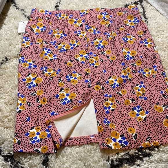 Eloquii Neoprene Floral Pencil Skirt - Picture 6 of 9